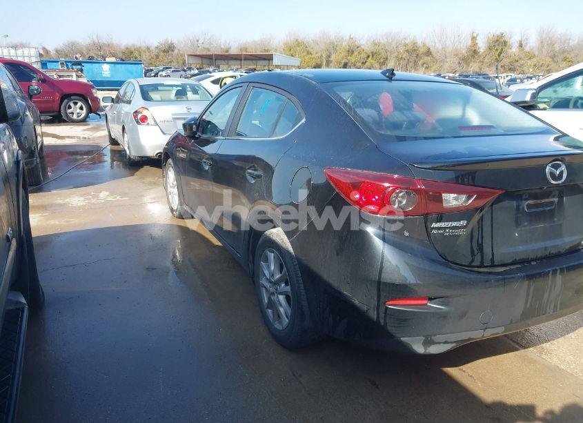 Photo 3 of 2014 Mazda Mazda3 I TOURING (VIN JM1BM1V77E1115009)