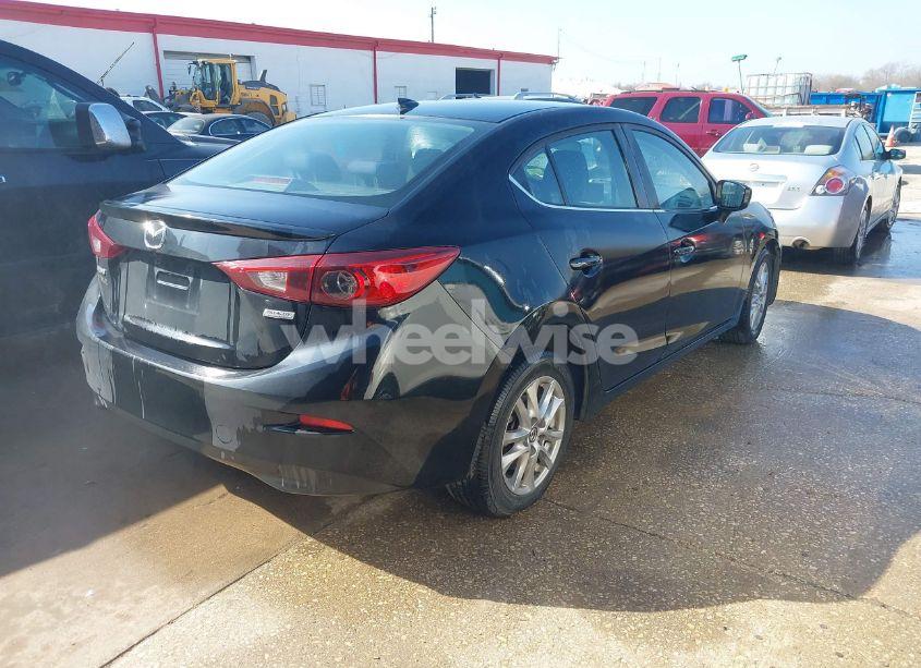 Photo 4 of 2014 Mazda Mazda3 I TOURING (VIN JM1BM1V77E1115009)