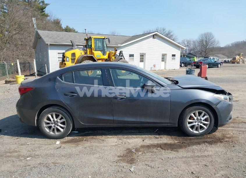 Photo 13 of 2015 Mazda Mazda3 I TOURING (VIN JM1BM1V77F1267471)