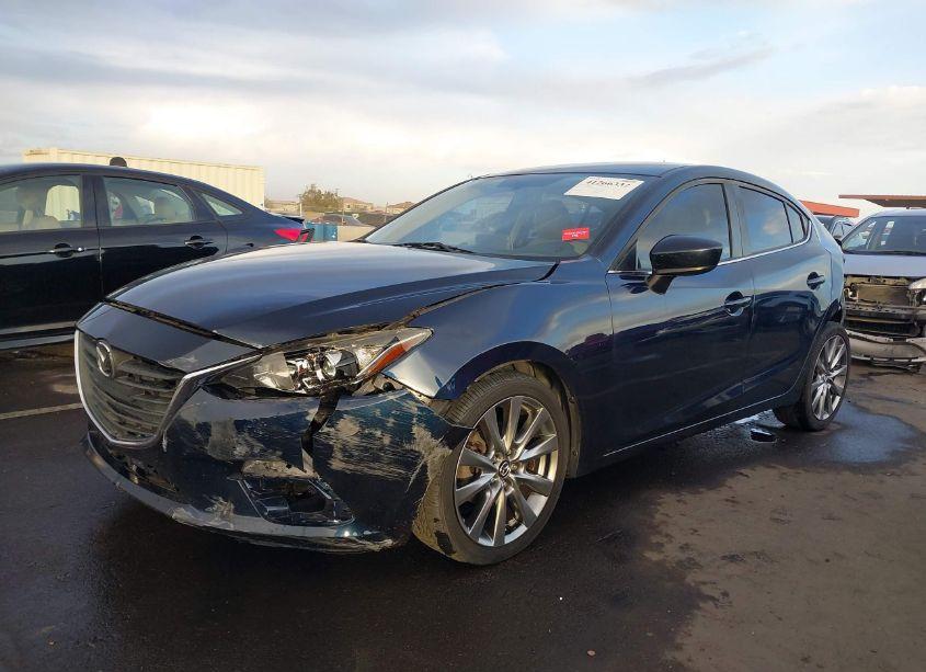 Photo 2 of 2014 Mazda Mazda3 I TOURING (VIN JM1BM1V78E1116878)