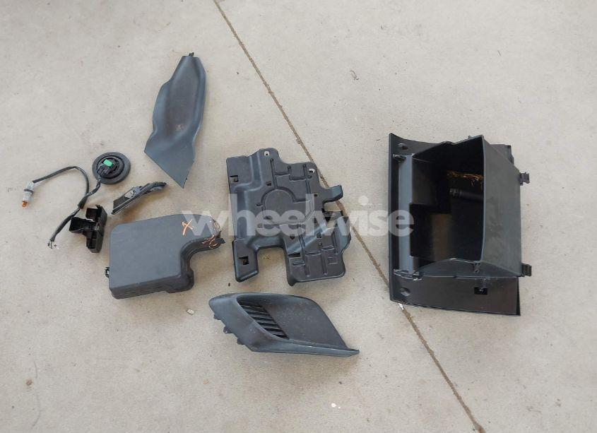 Photo 12 of 2014 Mazda Mazda3 I TOURING (VIN JM1BM1V78E1149363)