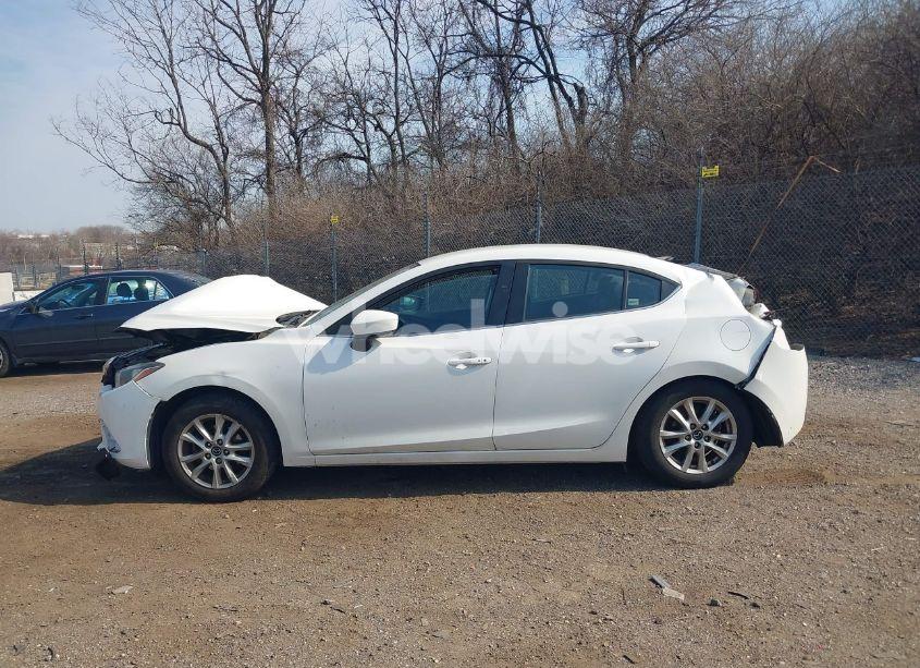 Photo 15 of 2014 Mazda Mazda3 I TOURING (VIN JM1BM1V7XE1184874)