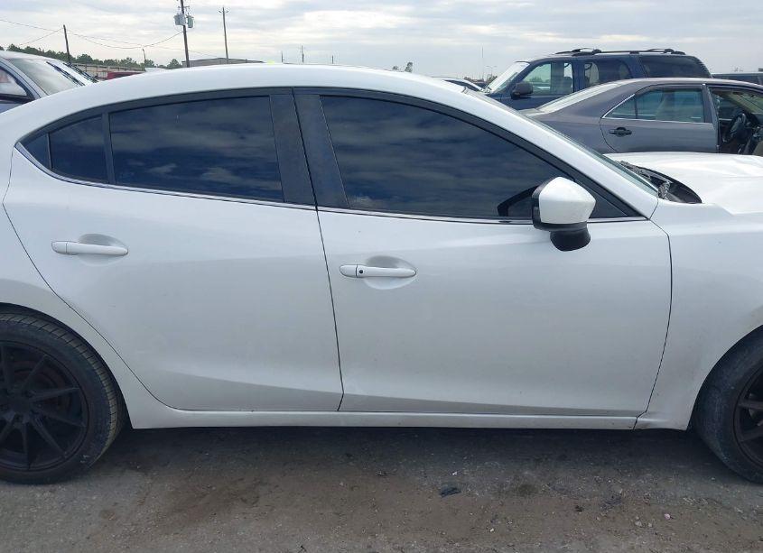 Photo 13 of 2015 Mazda Mazda3 S GRAND TOURING (VIN JM1BM1W35F1230026)