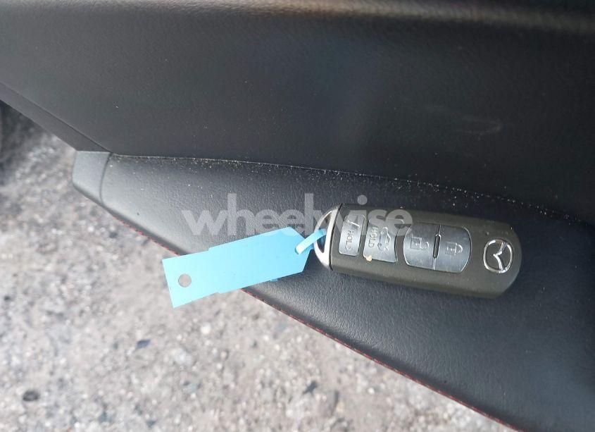 Photo 11 of 2014 Mazda Mazda3 I GRAND TOURING (VIN JM1BM1W72E1122173)