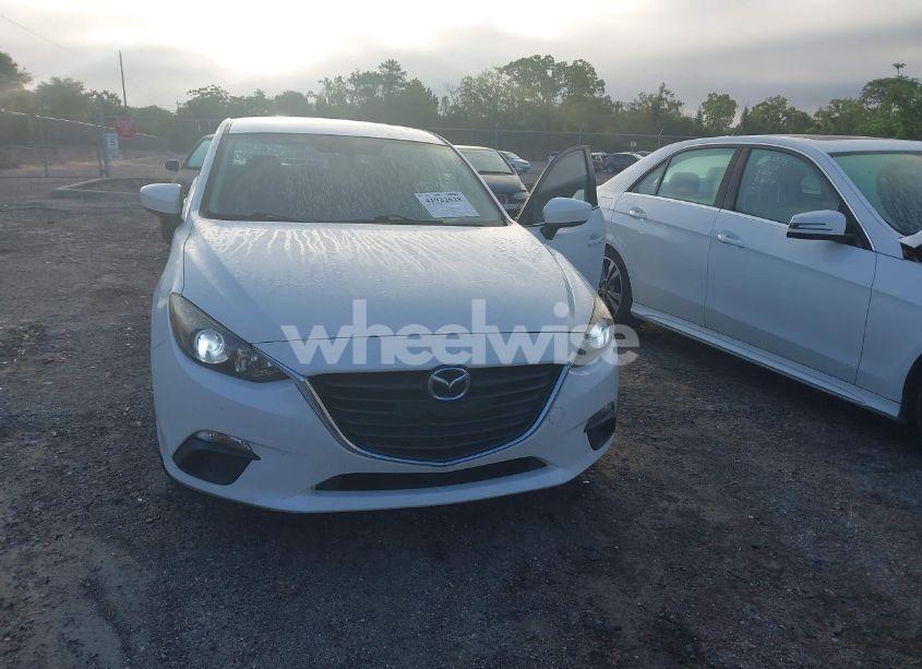 Photo 12 of 2014 Mazda Mazda3 I GRAND TOURING (VIN JM1BM1W72E1122173)