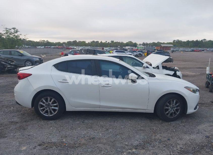 Photo 13 of 2014 Mazda Mazda3 I GRAND TOURING (VIN JM1BM1W72E1122173)