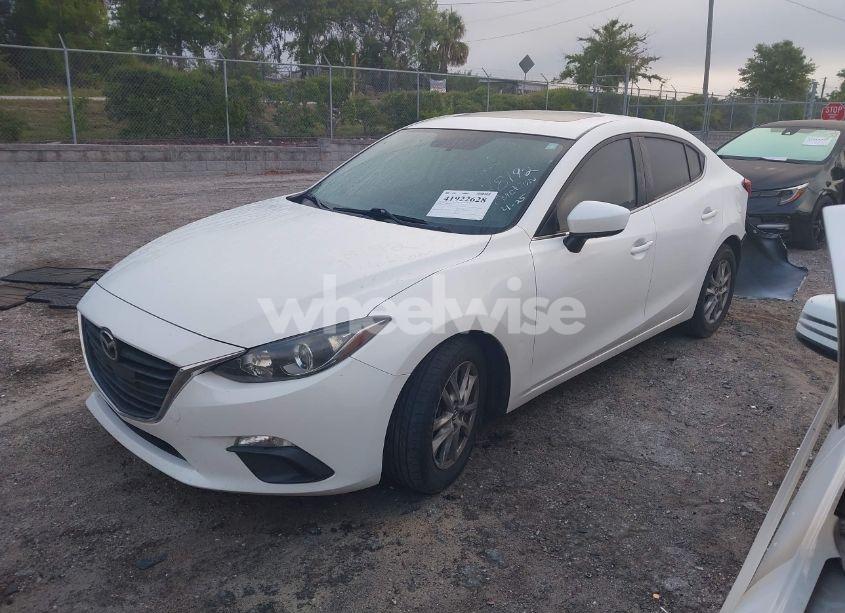 Photo 2 of 2014 Mazda Mazda3 I GRAND TOURING (VIN JM1BM1W72E1122173)