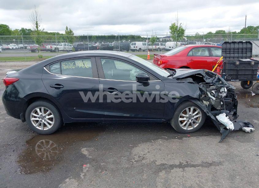 Photo 13 of 2014 Mazda Mazda3 I GRAND TOURING (VIN JM1BM1W74E1137709)