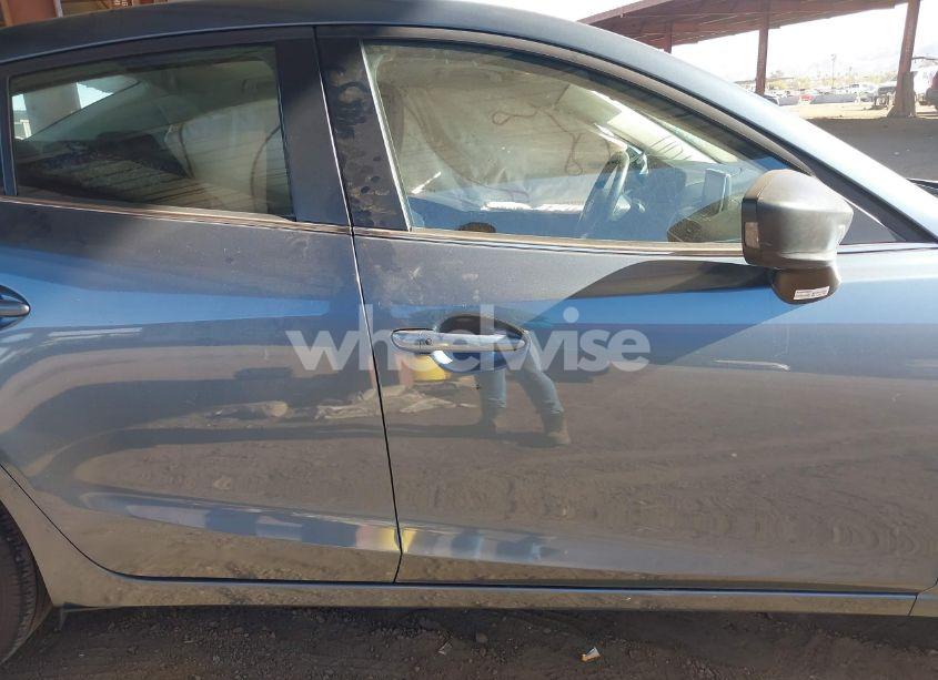 Photo 14 of 2014 Mazda Mazda3 I GRAND TOURING (VIN JM1BM1W76E1173191)