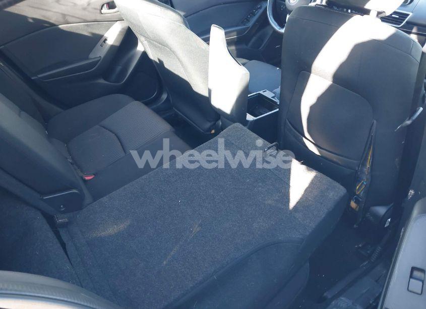 Photo 8 of 2016 Mazda Mazda3 I TOURING (VIN JM1BM1W77G1309976)