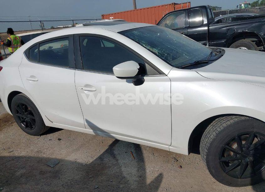 Photo 13 of 2014 Mazda Mazda3 I GRAND TOURING (VIN JM1BM1W7XE1151579)