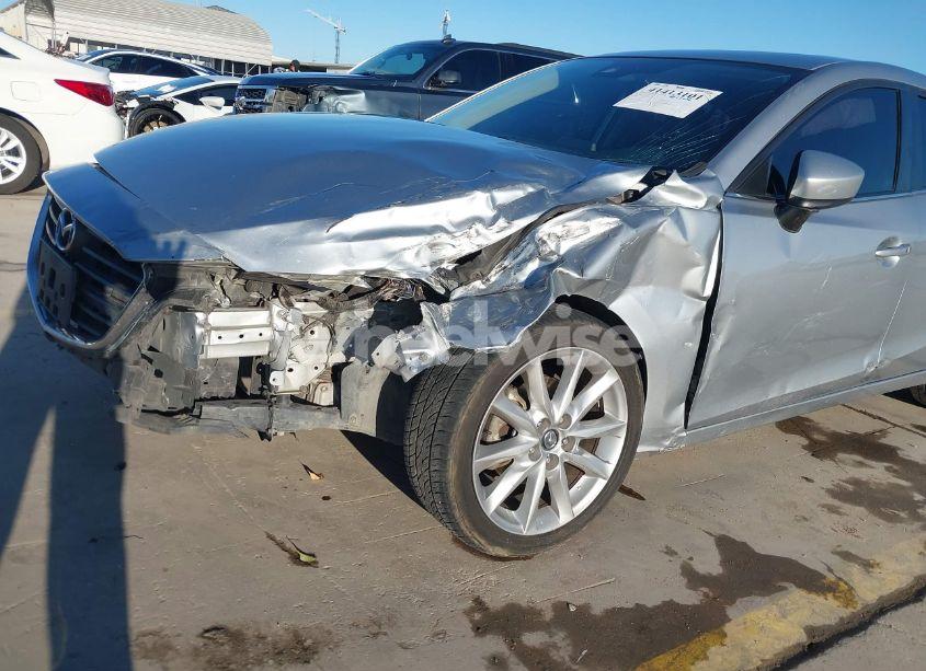 Photo 6 of 2017 Mazda Mazda3 TOURING (VIN JM1BN1V71H1100779)