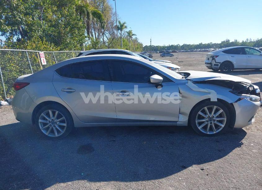 Photo 13 of 2017 Mazda Mazda3 TOURING (VIN JM1BN1V78H1102612)