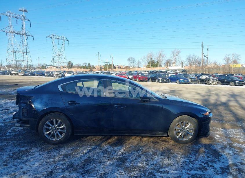 Photo 13 of 2021 Mazda Mazda3 2.5 S (VIN JM1BPAAL0M1337402)