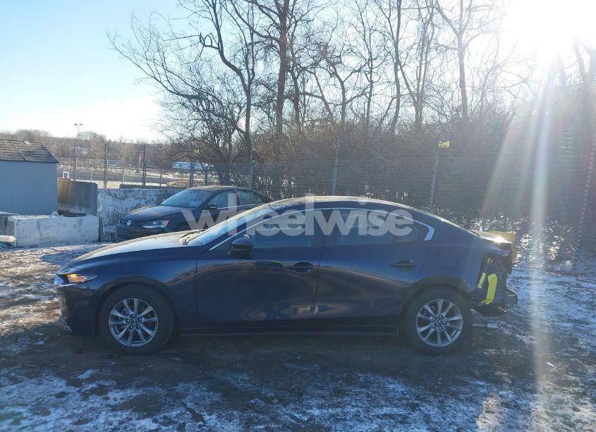 Photo 14 of 2021 Mazda Mazda3 2.5 S (VIN JM1BPAAL0M1337402)