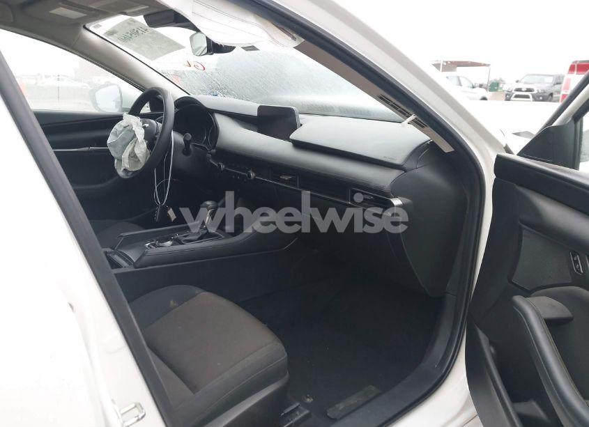 Photo 5 of 2021 Mazda Mazda3 2.5 S (VIN JM1BPAAL1M1327770)