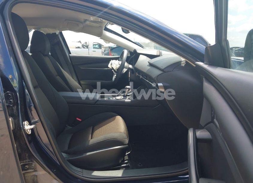 Photo 5 of 2021 Mazda Mazda3 2.5 S (VIN JM1BPAAL6M1331460)