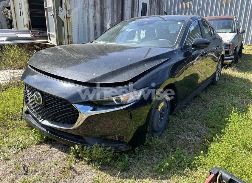 2021 Mazda Mazda3 2.5 S (VIN JM1BPAAL9M1323885) main photo