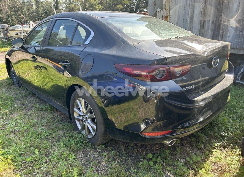 Photo 4 of 2021 Mazda Mazda3 2.5 S (VIN JM1BPAAL9M1323885)