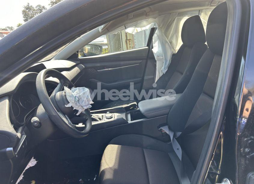 Photo 5 of 2021 Mazda Mazda3 2.5 S (VIN JM1BPAAL9M1323885)