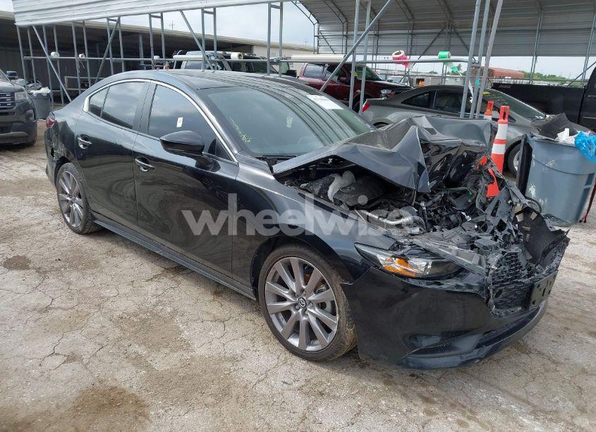 2021 Mazda Mazda3 (VIN JM1BPABL0M1320646) main photo