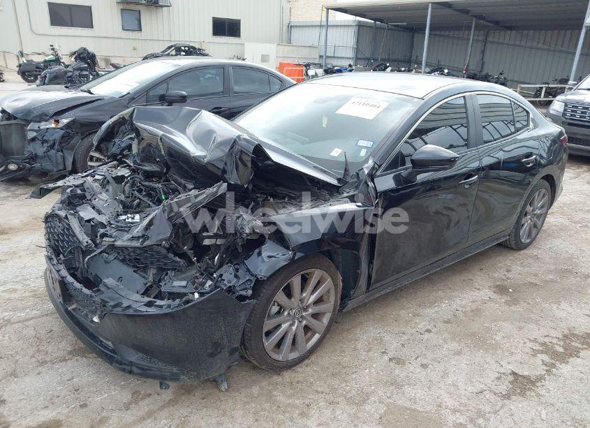 Photo 2 of 2021 Mazda Mazda3 (VIN JM1BPABL0M1320646)