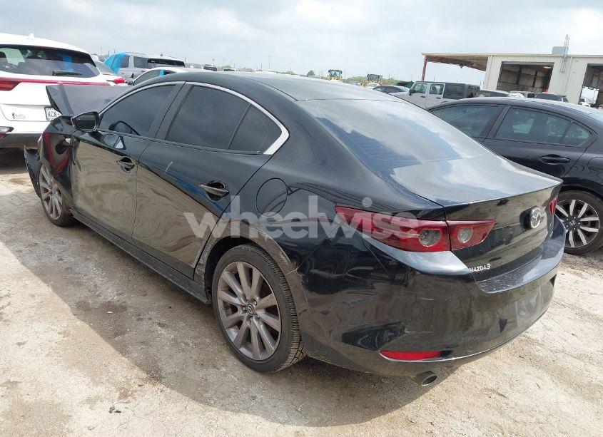 Photo 3 of 2021 Mazda Mazda3 (VIN JM1BPABL0M1320646)