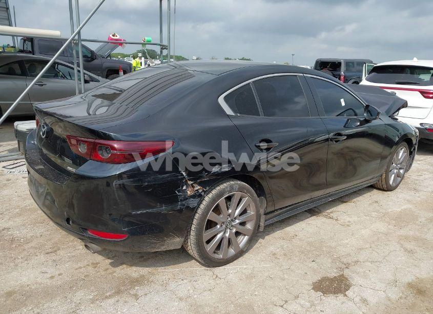 Photo 4 of 2021 Mazda Mazda3 (VIN JM1BPABL0M1320646)