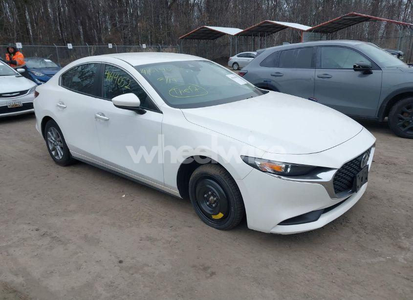 2020 Mazda Mazda3 (VIN JM1BPABL4L1165615) main photo