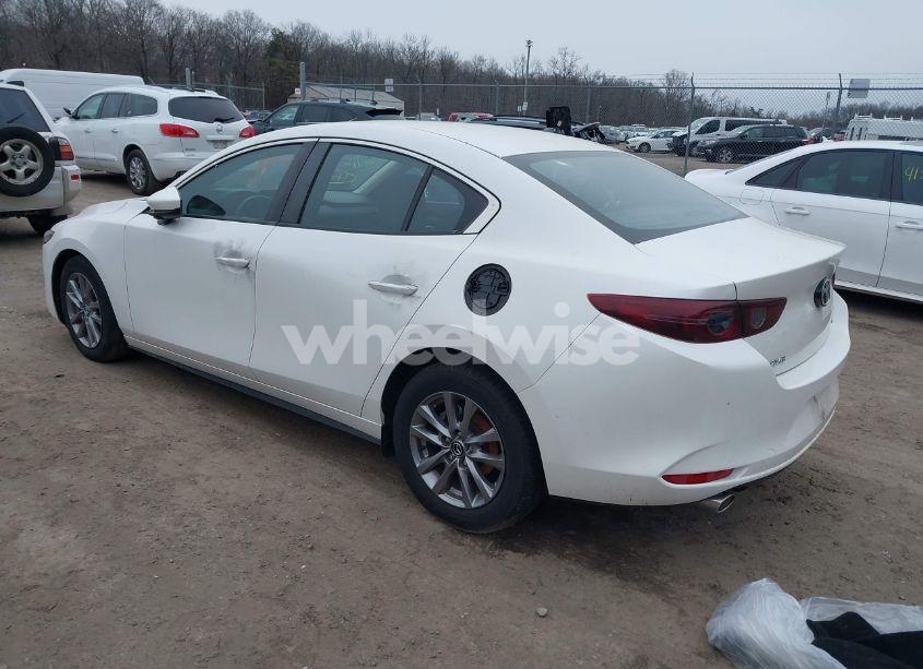 Photo 3 of 2020 Mazda Mazda3 (VIN JM1BPABL4L1165615)