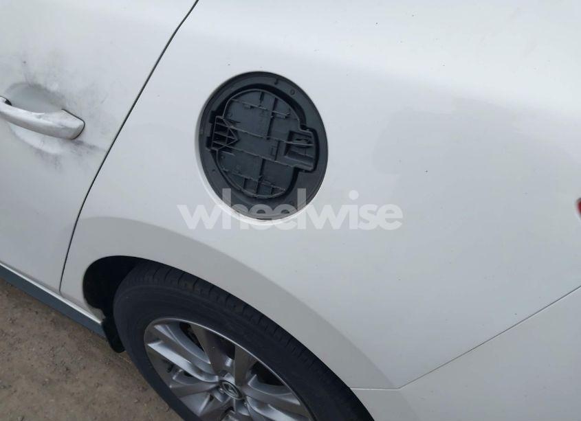 Photo 6 of 2020 Mazda Mazda3 (VIN JM1BPABL4L1165615)