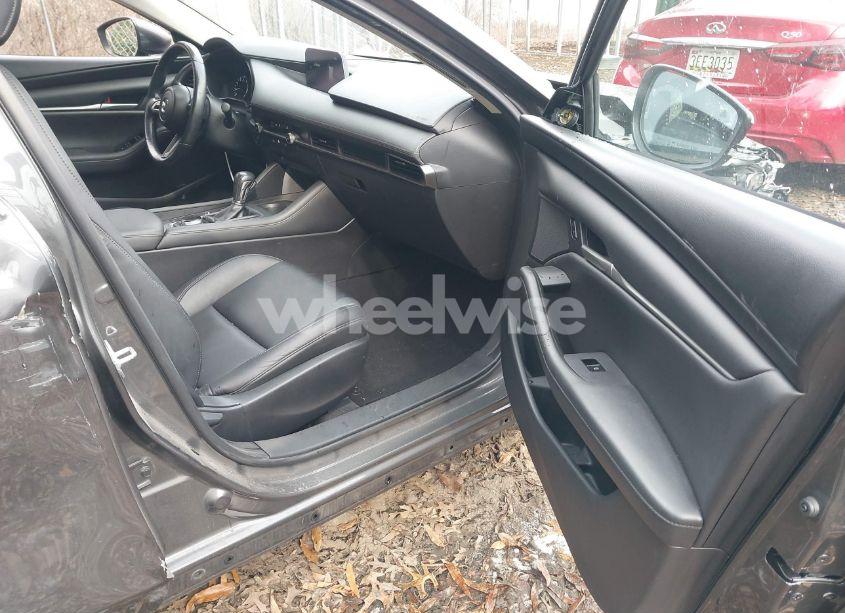 Photo 5 of 2021 Mazda Mazda3 SELECT (VIN JM1BPABL4M1339748)