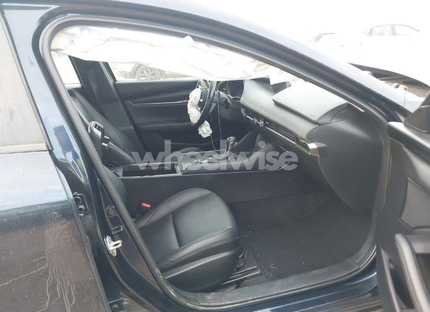 Photo 5 of 2021 Mazda Mazda3 SELECT (VIN JM1BPABL5M1316480)
