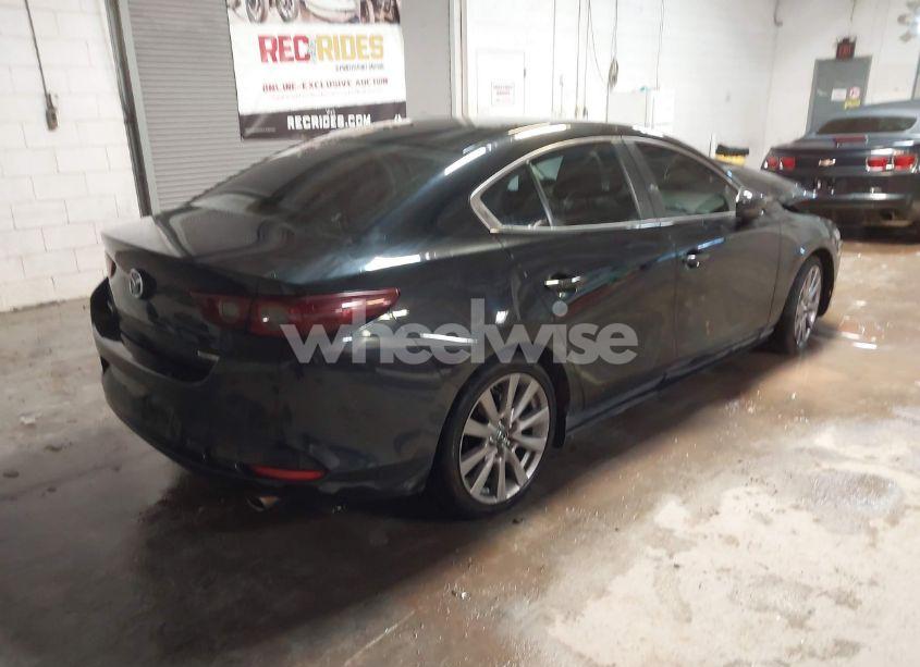 Photo 4 of 2021 Mazda Mazda3 SELECT (VIN JM1BPABL5M1316530)