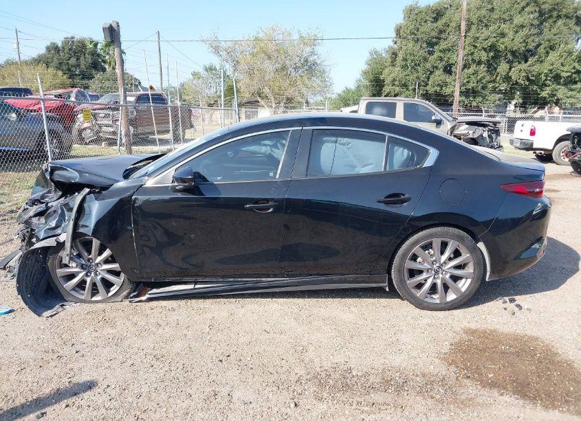 Photo 14 of 2021 Mazda Mazda3 SELECT (VIN JM1BPABL8M1334181)
