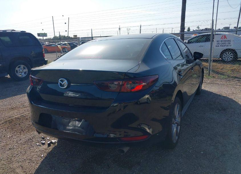 Photo 4 of 2021 Mazda Mazda3 SELECT (VIN JM1BPABL8M1334181)