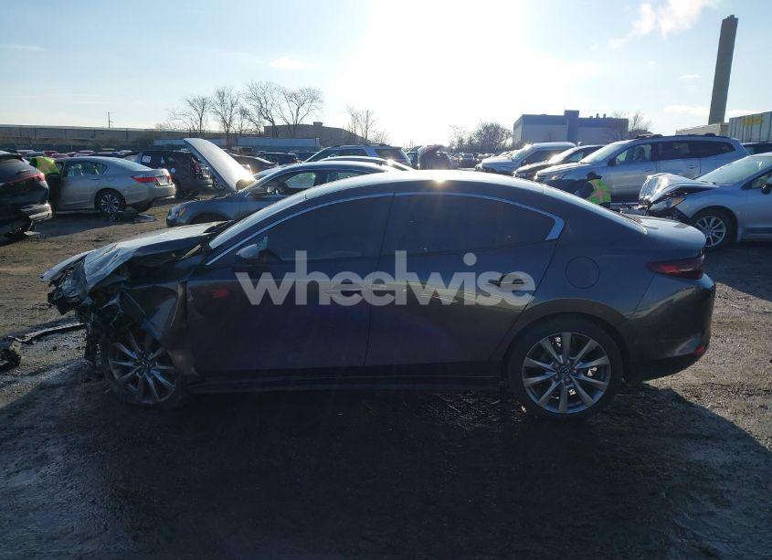 Photo 13 of 2021 Mazda Mazda3 (VIN JM1BPABL8M1341101)