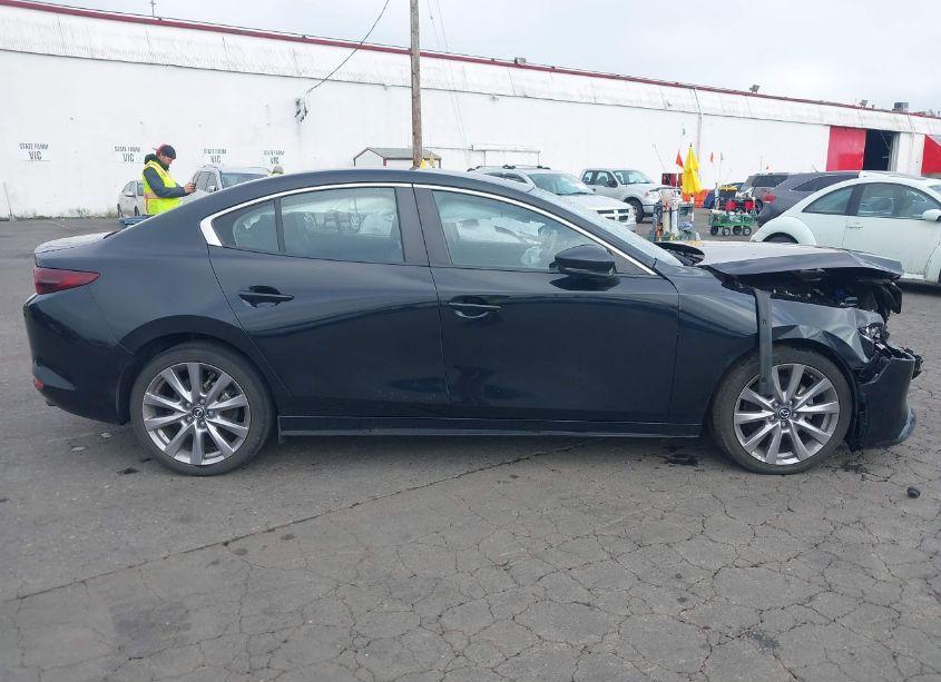 Photo 13 of 2021 Mazda Mazda3 SELECT (VIN JM1BPABL9M1330527)