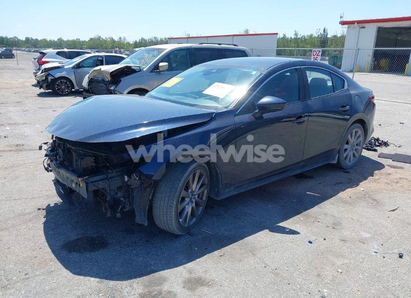 Photo 2 of 2021 Mazda Mazda3 SELECT (VIN JM1BPABLXM1326518)