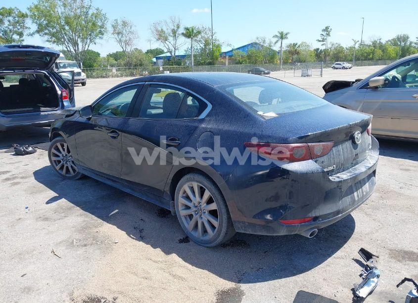 Photo 3 of 2021 Mazda Mazda3 SELECT (VIN JM1BPABLXM1326518)