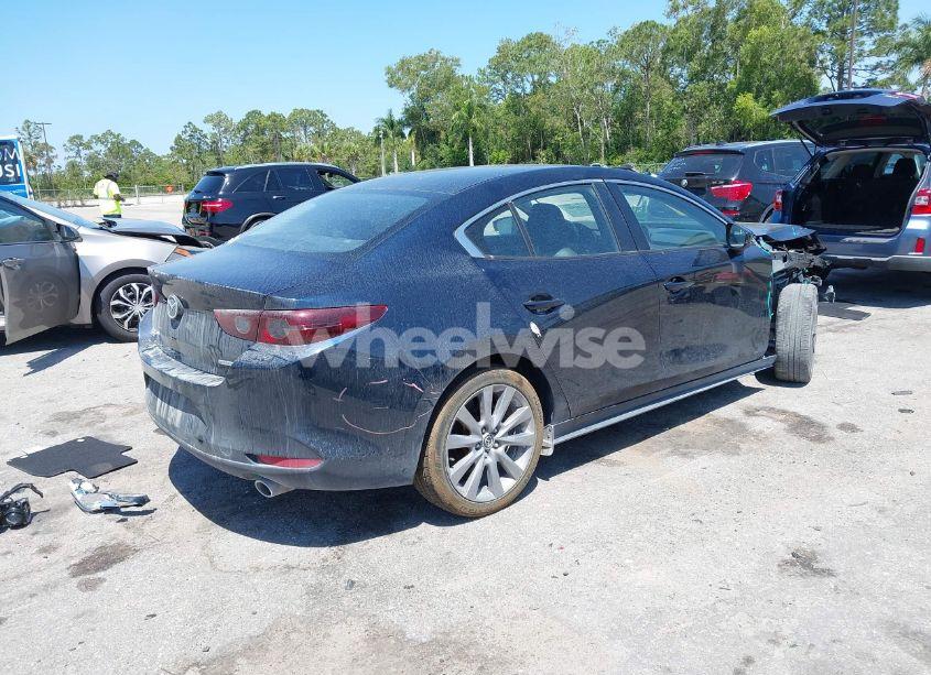 Photo 4 of 2021 Mazda Mazda3 SELECT (VIN JM1BPABLXM1326518)