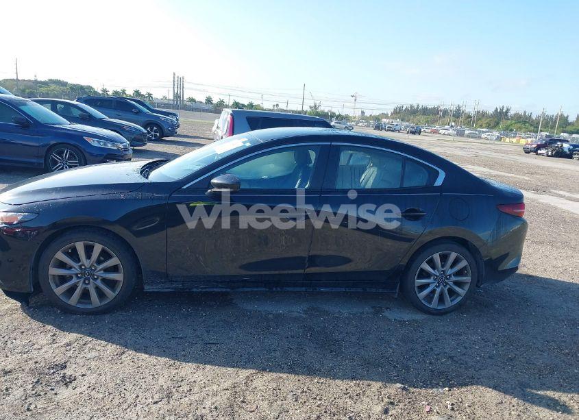 Photo 14 of 2021 Mazda Mazda3 SELECT (VIN JM1BPABLXM1337566)