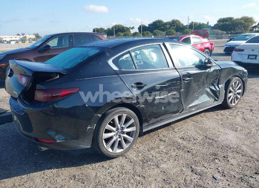 Photo 4 of 2021 Mazda Mazda3 SELECT (VIN JM1BPABLXM1337566)