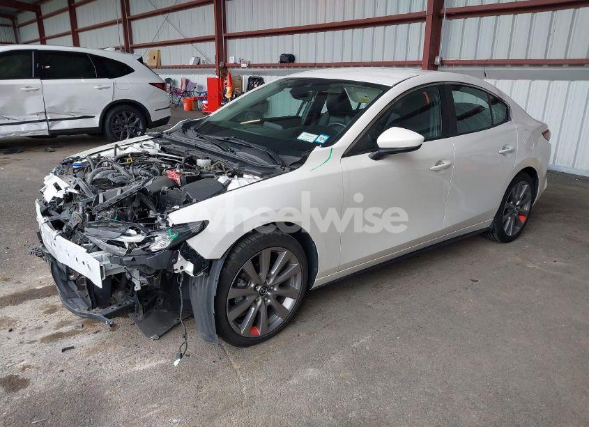 Photo 2 of 2019 Mazda Mazda3 SELECT PACKAGE (VIN JM1BPACL2K1106916)
