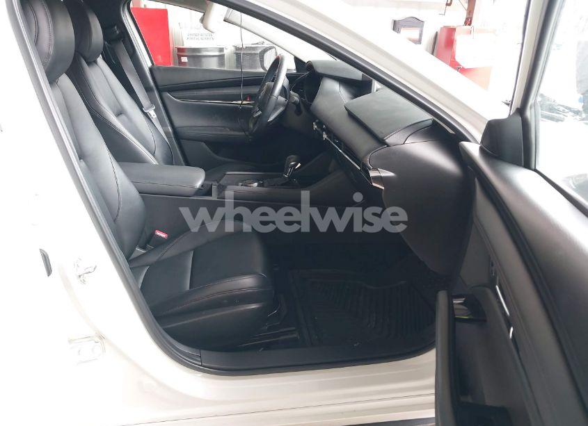 Photo 5 of 2019 Mazda Mazda3 SELECT PACKAGE (VIN JM1BPACL2K1106916)