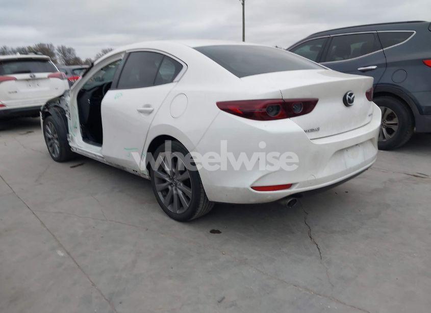 Photo 3 of 2021 Mazda Mazda3 PREFERRED (VIN JM1BPACL3M1319795)