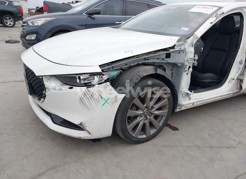 Photo 6 of 2021 Mazda Mazda3 PREFERRED (VIN JM1BPACL3M1319795)