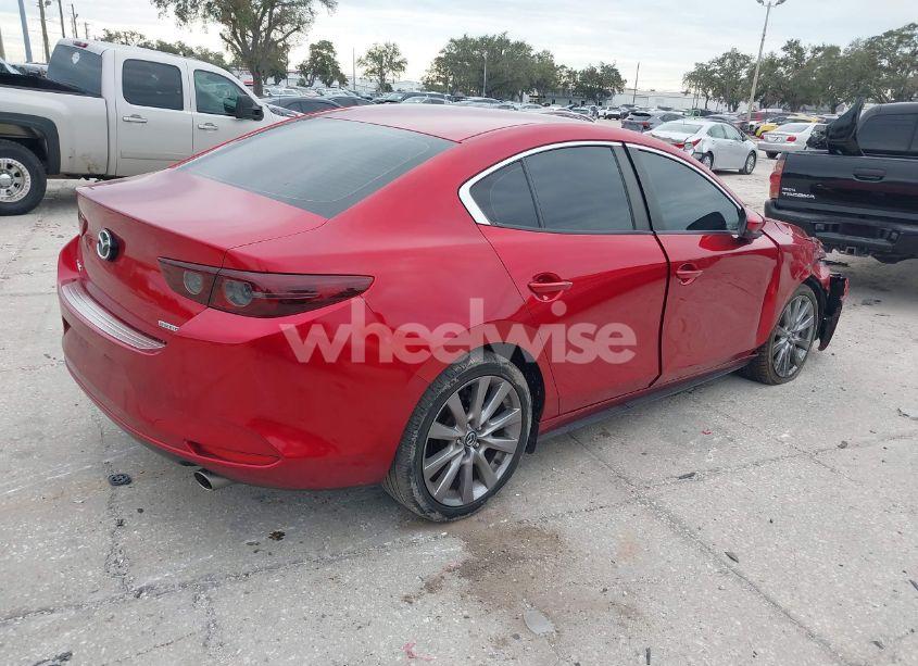 Photo 4 of 2021 Mazda Mazda3 PREFERRED (VIN JM1BPACL5M1335495)