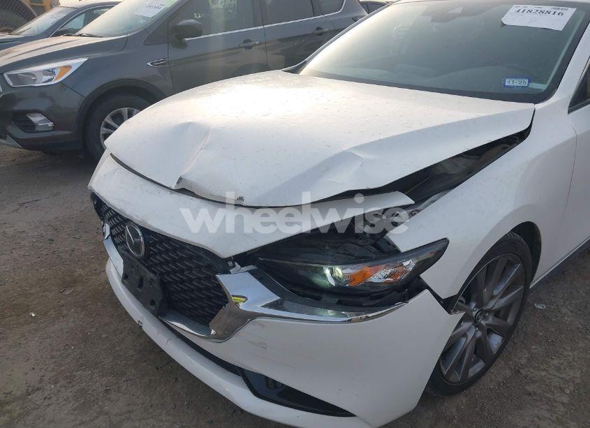 Photo 6 of 2019 Mazda Mazda3 SELECT PACKAGE (VIN JM1BPACL6K1109964)