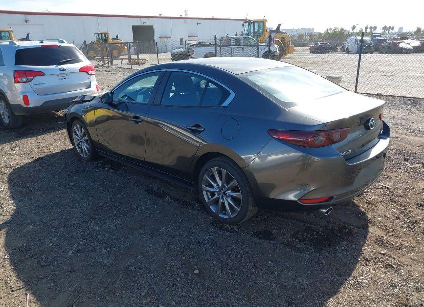 Photo 3 of 2021 Mazda Mazda3 PREFERRED (VIN JM1BPACL6M1326370)